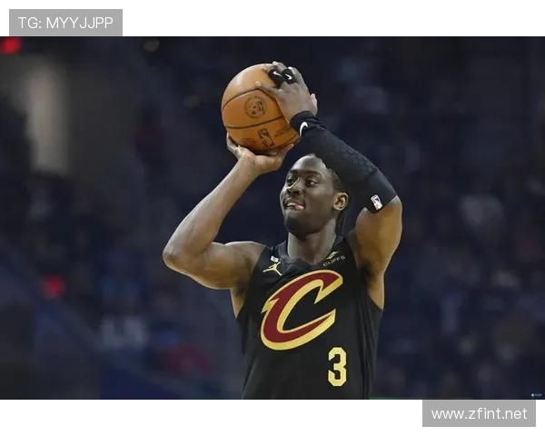 埃里克·戴尔近期表现稳健，防守端发挥稳定