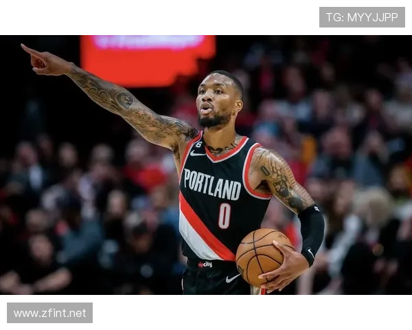 利拉德休赛期天天凌晨四点打卡训练馆，家里车库改成了私人健身房