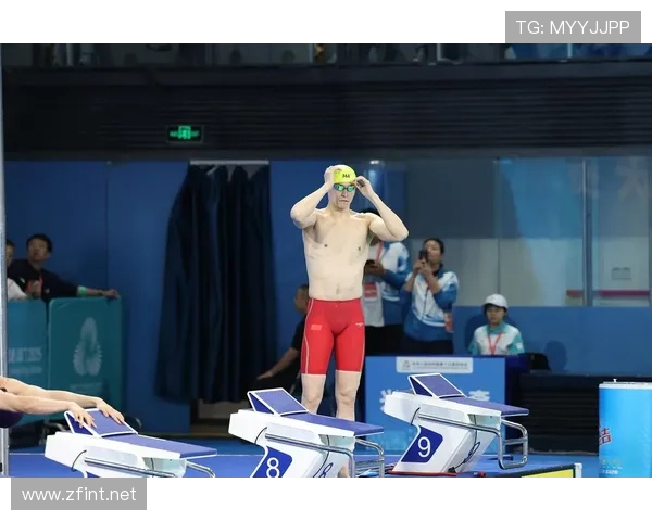 孙杨家的泳池比我家客厅还大